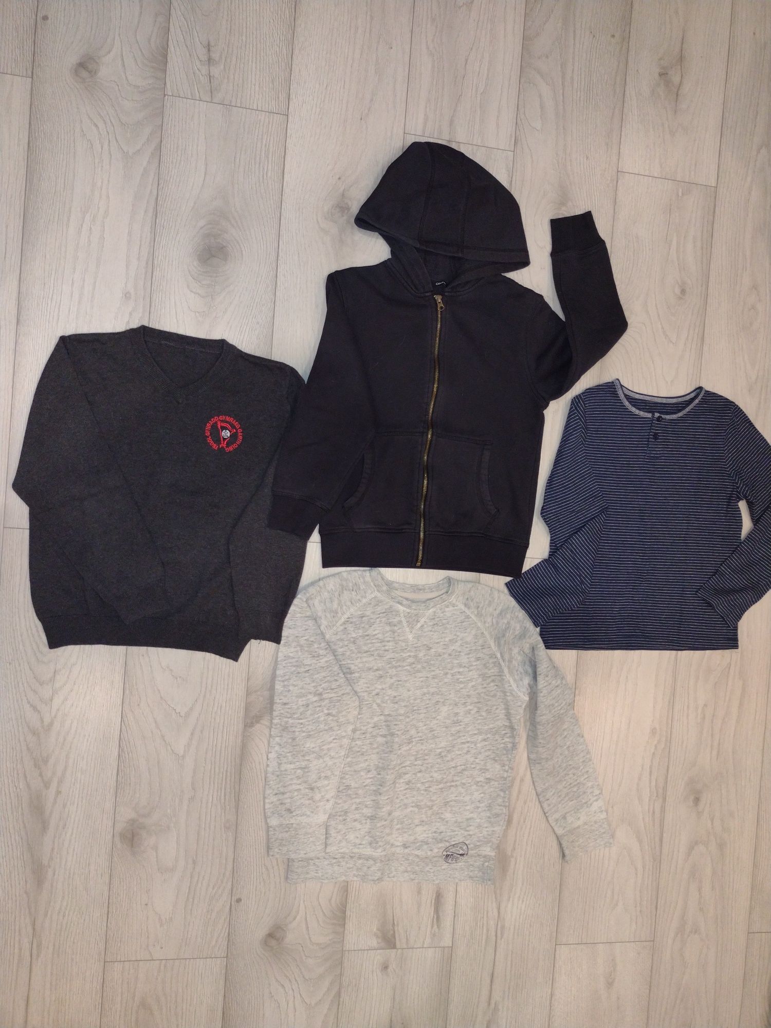 Zestaw 134 140 sweterek bluzka i 2 bluzy
