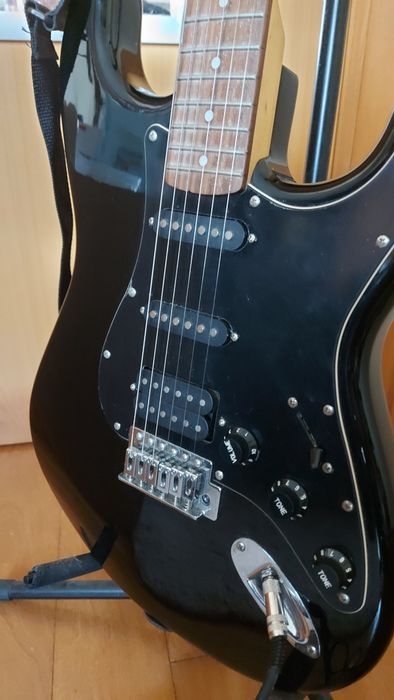 Guitarra Elétrica StarSun + Amplificador Stagg + Saco