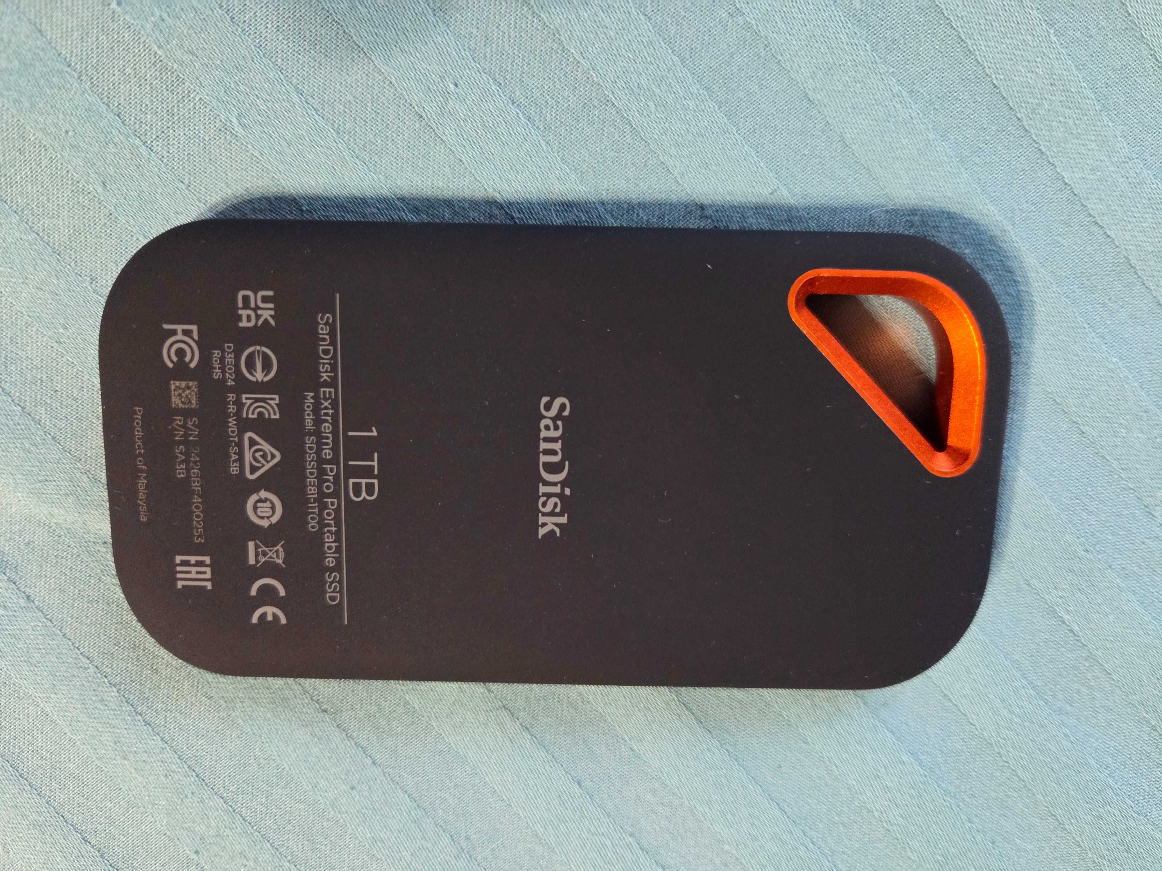 SSD накопитель SanDisk Extreme PRO Portable V2 1TB (SDSSDE81-1T00-G25)