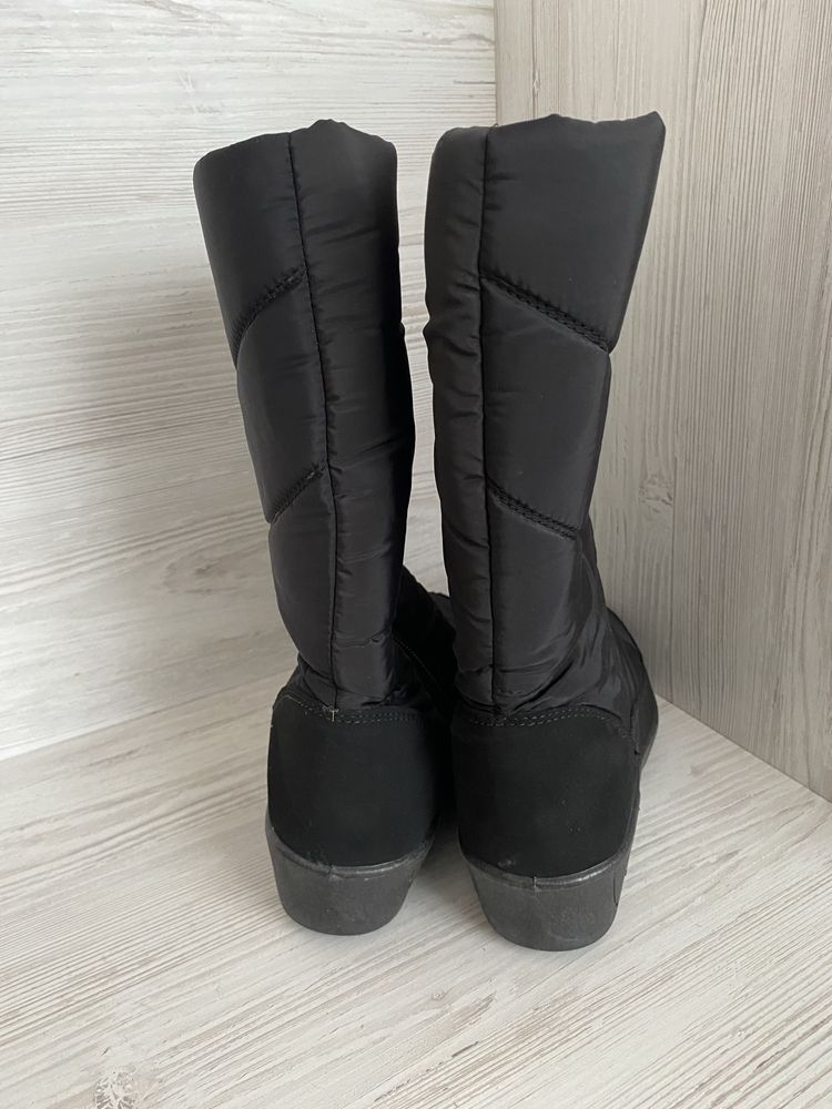 Продам женские зимние сапоги