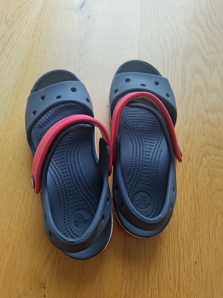 Crocs sandały granatowe rozm J3 czyli 34/35