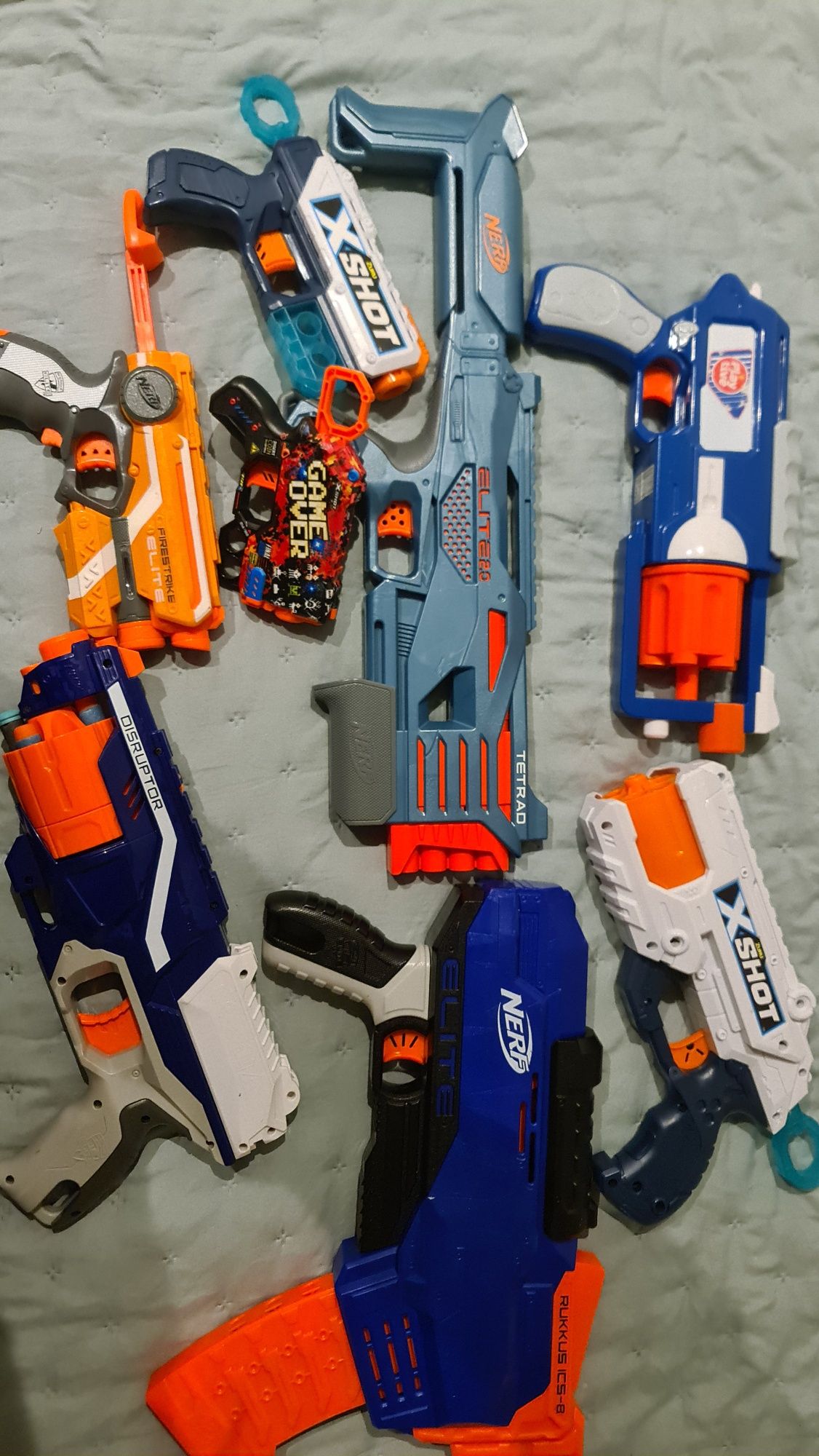 Vendo 4 nerf mais 4 pistolas de marca continente