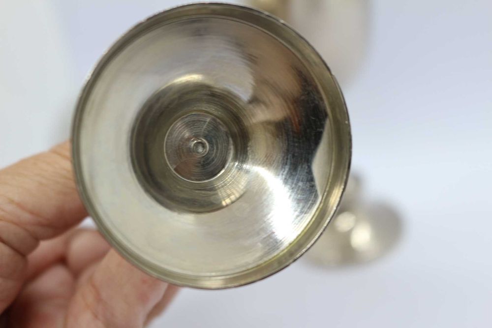 2 Copos com pé marcados EPNS em Prata Estrangeira