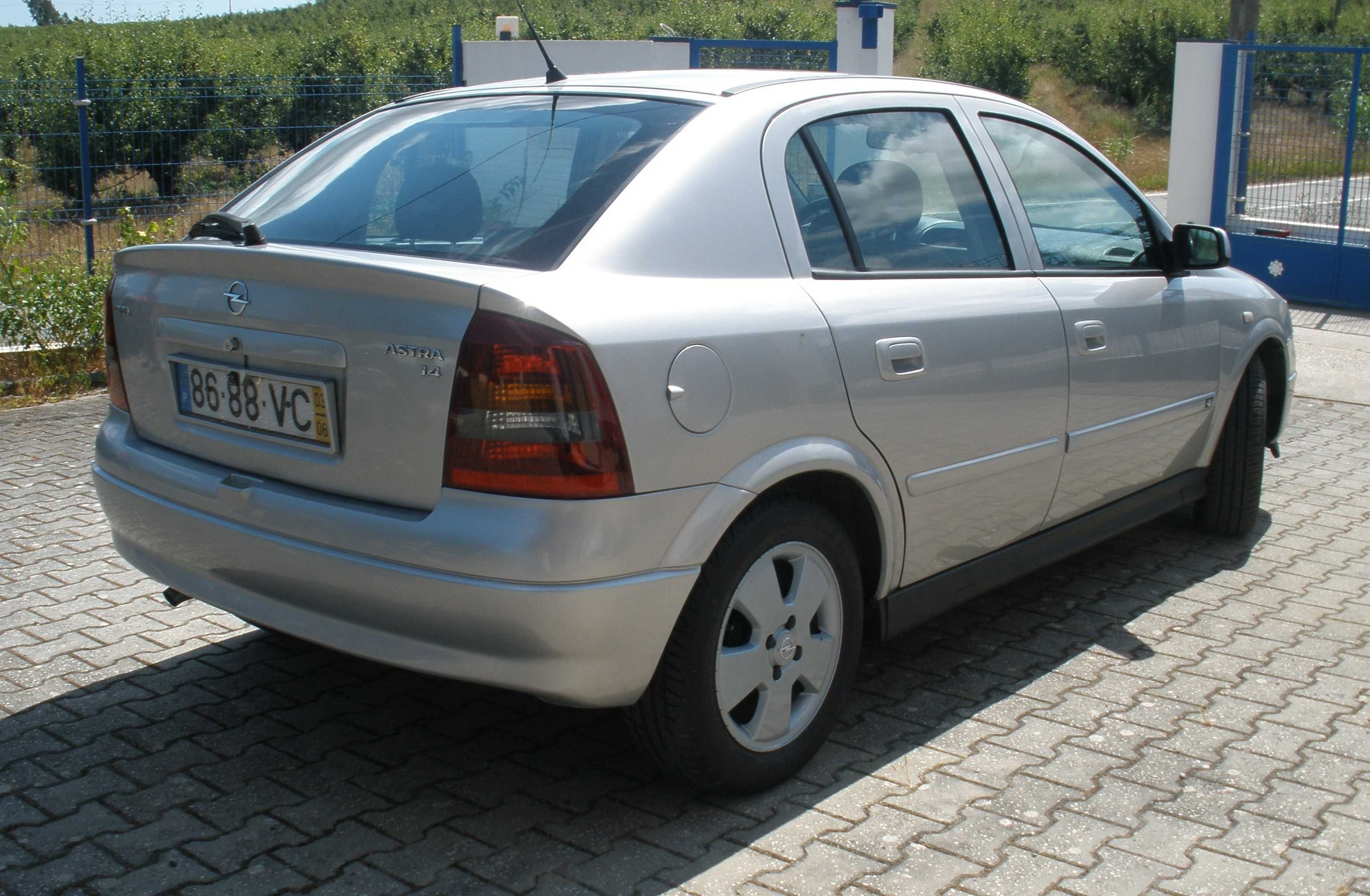 Opel Astra. Impecável ... Muito estimado ... Comprove