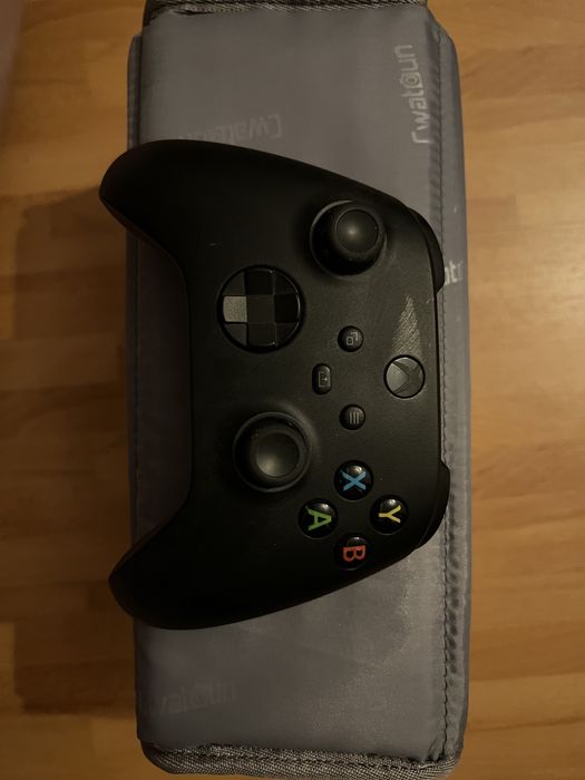 Pad do Xbox Series X - czarny - stan bardzo dobry