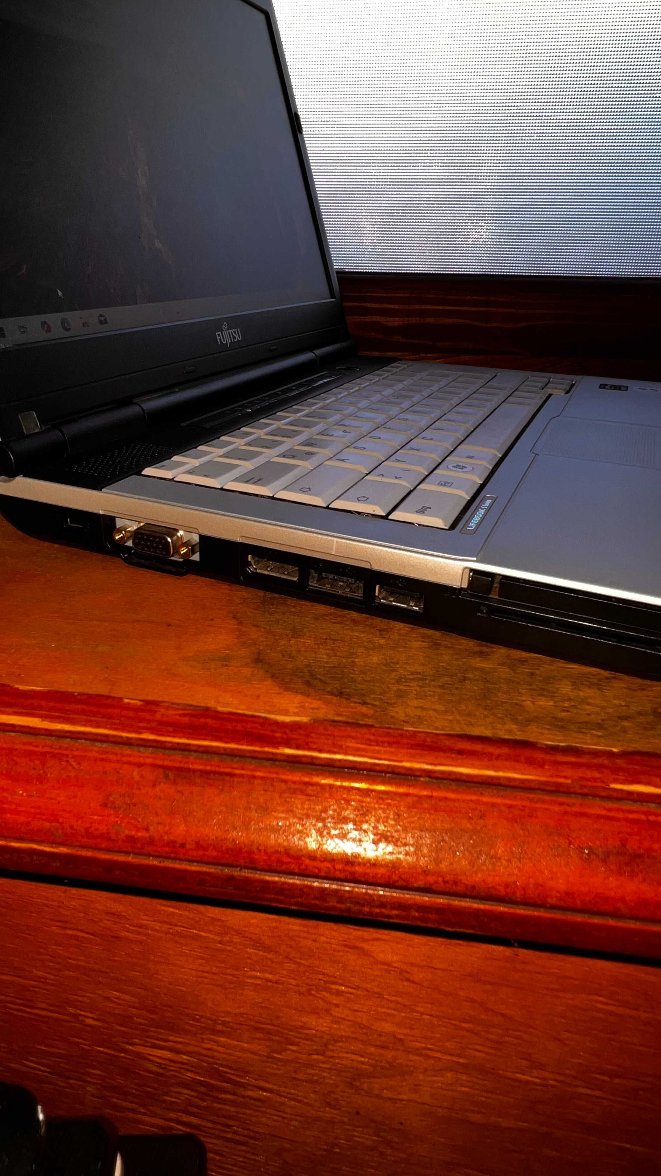 Fujitsu Lifebook S751 i5-2520M HDD 320 ГБ 14" LCD Акумулятор 0%