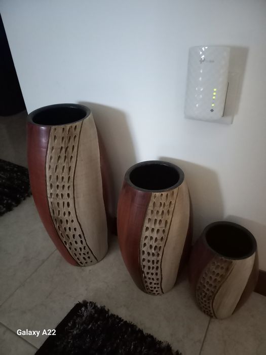 Conjunto de três  jarras de tamanhos diferentes