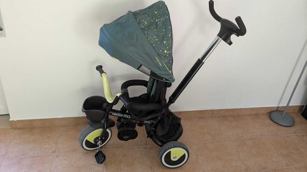 Triciclo para bebé Chipolino Vector MG com Capota
