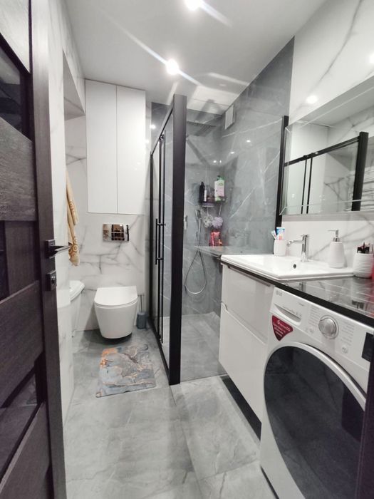 Продаж 3 кімнатної квартири на Київській