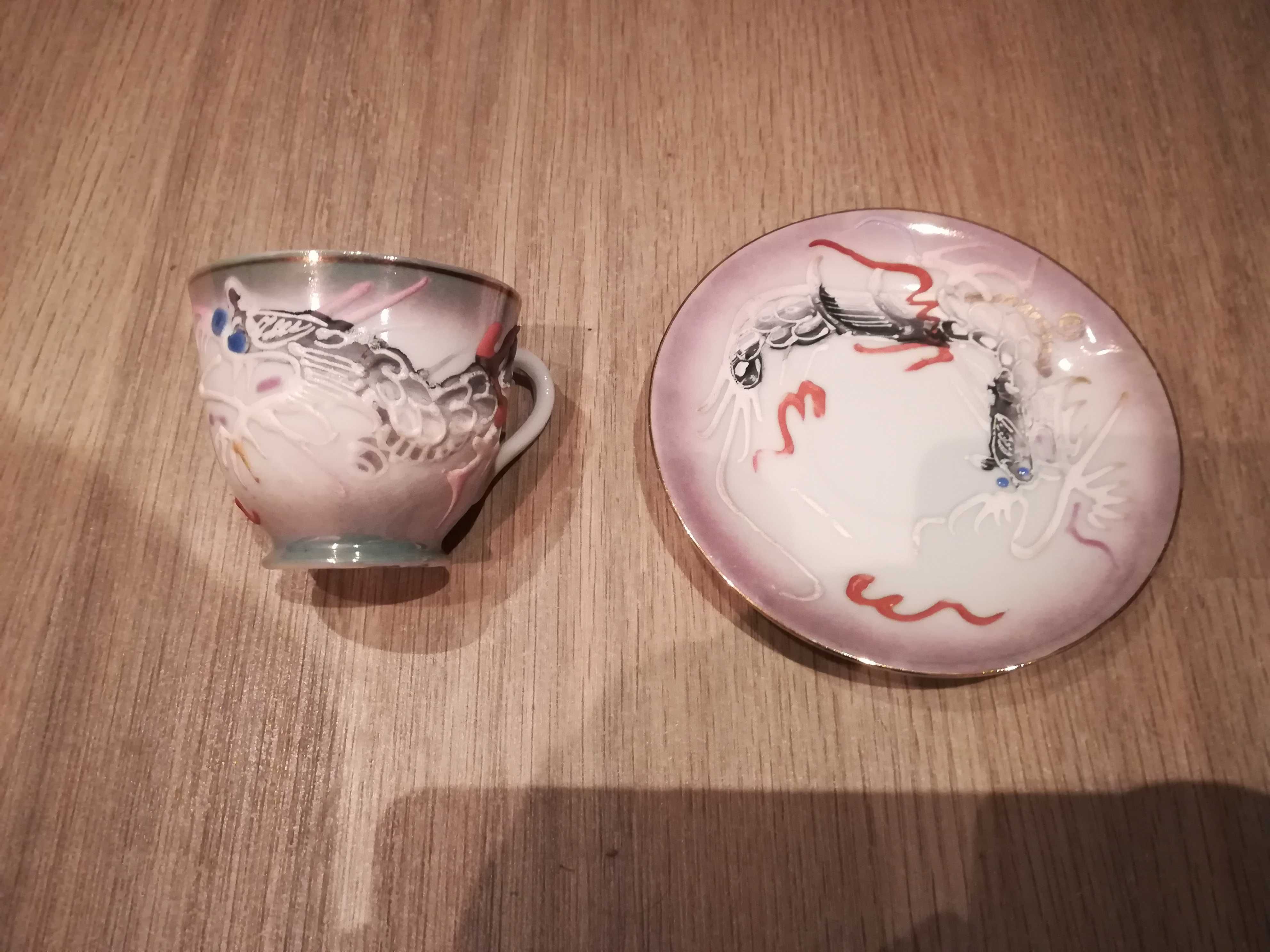 Conjunto de chá chinês em porcelana (com rosto no fundo da chávena)
