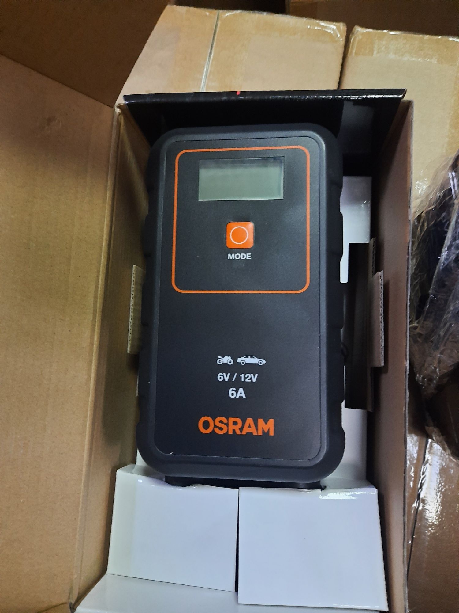 Зарядний пристрій Osram OEBCS 906 (6A)