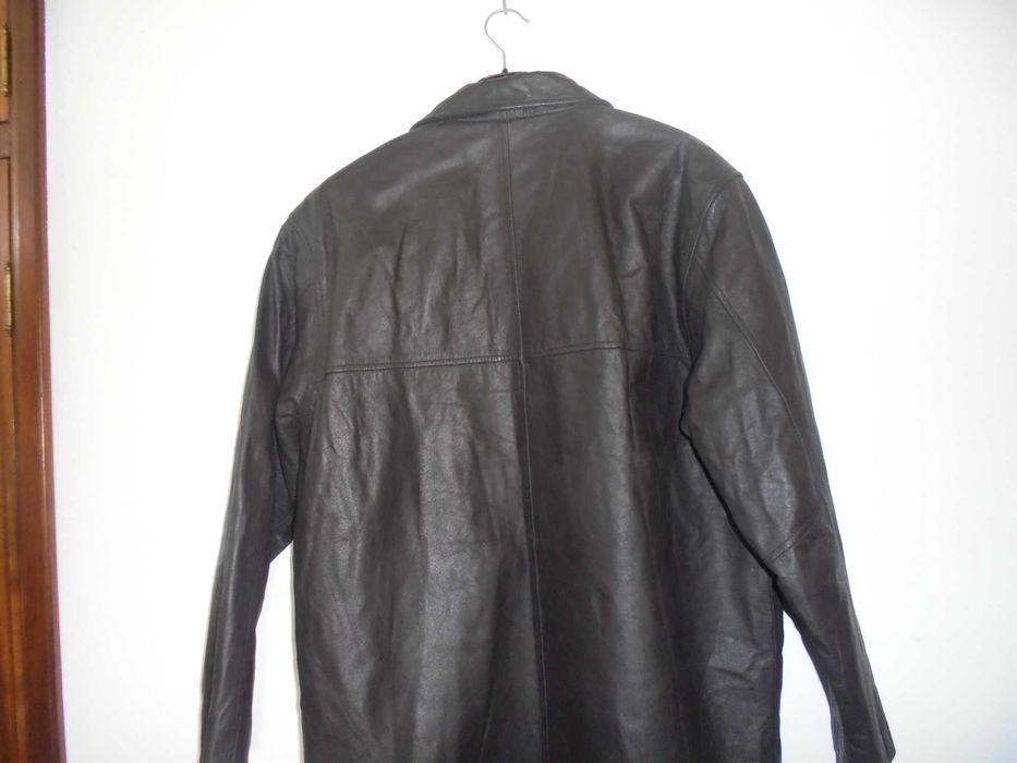 casaco de homem em pele