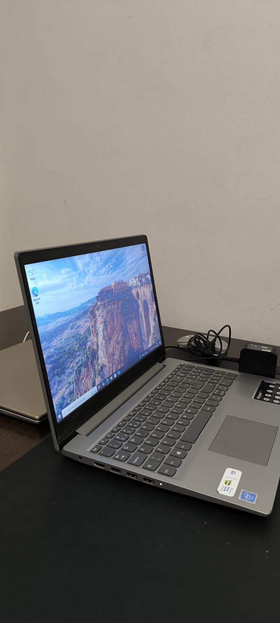 Vendo Portátil Lenovo S145