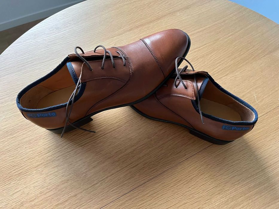 Sapatos SOC Castanhos - Novos