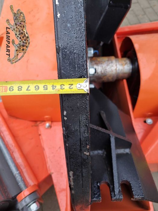 rębak rozdrabniacz rembak BX92 R łuparka sieczkarnia gałezi drzewa