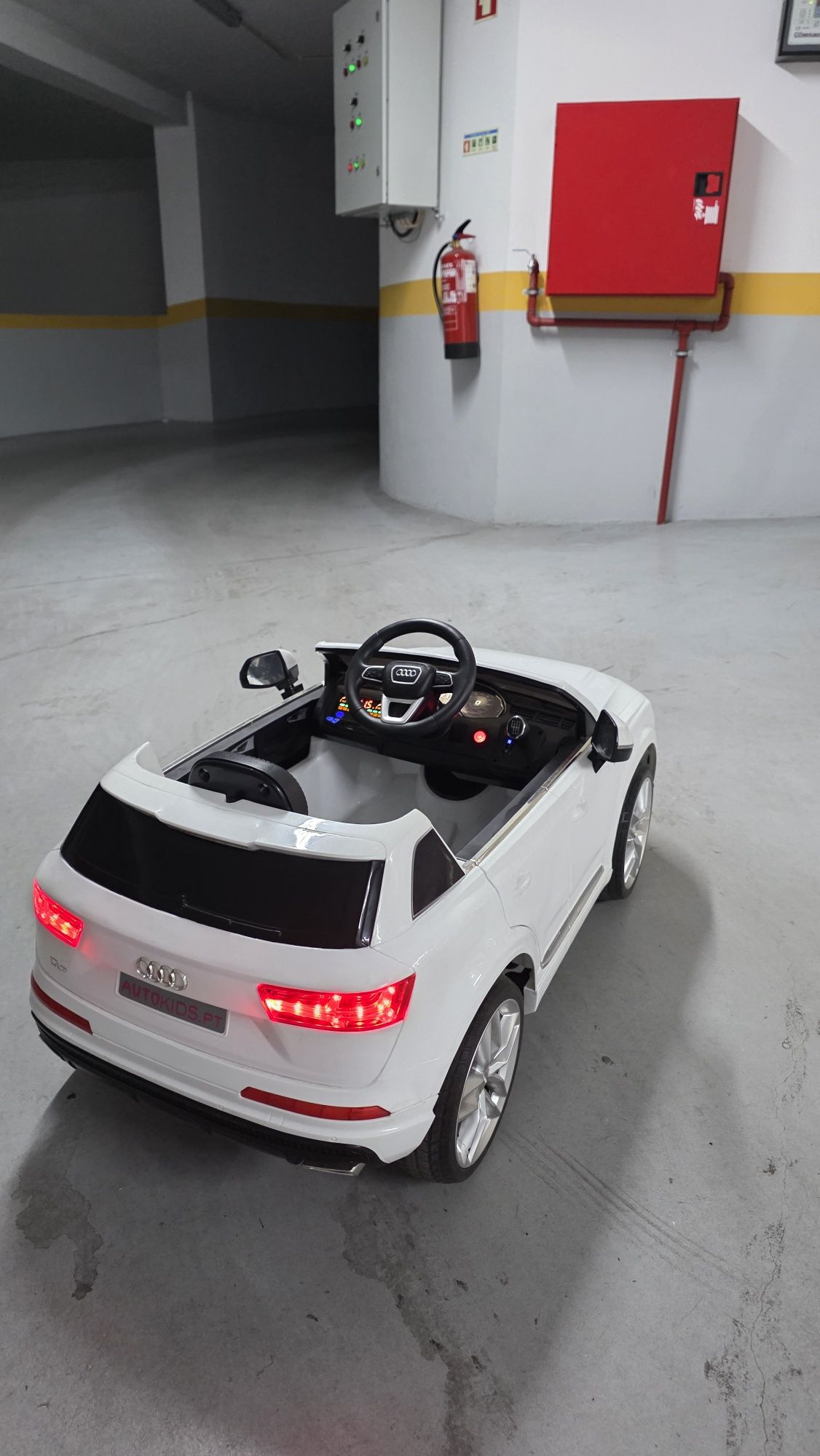 Carro elétrico para criança