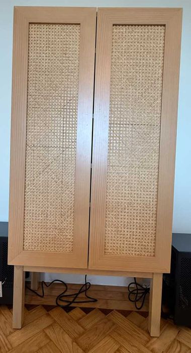 Aparador em Madeira e Palhinha, desenho de arquiteto