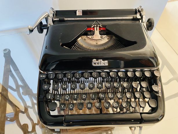 Máquina escrever antiga 1957 Erika Mod. 10