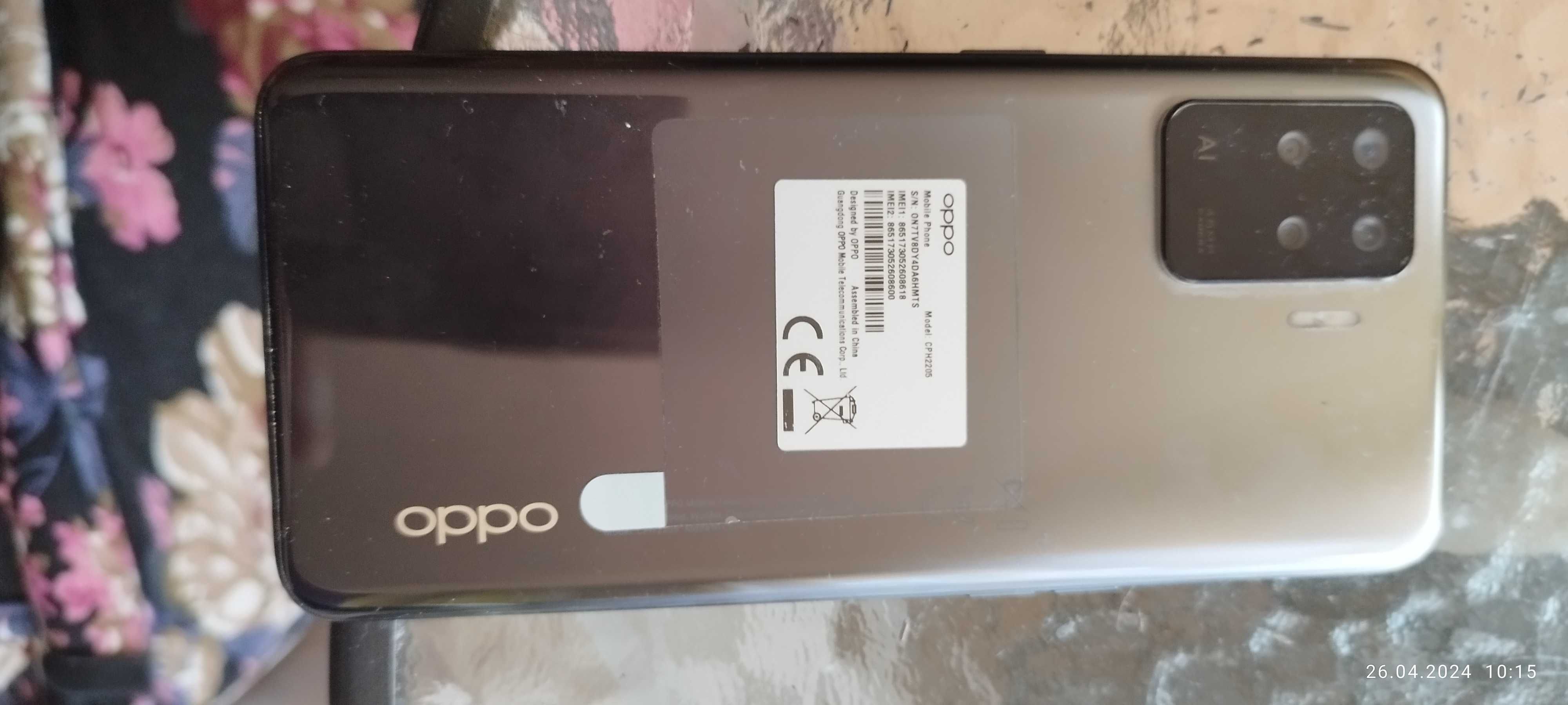 Telefon OPPO Reno5