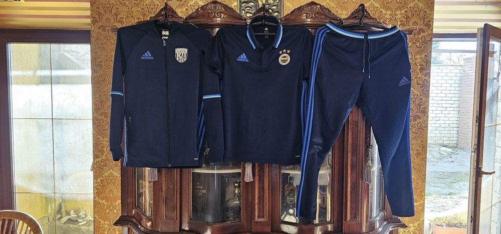 Брендовый спортивный костюм Adidas