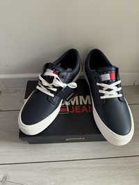 Sneakersy tranpki Tommy Hilfiger jeans Th Central Cc And Coin