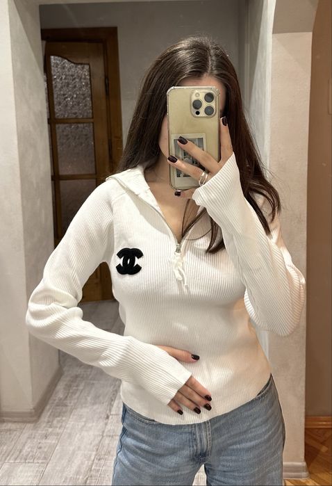 Светр в стилі Chanel