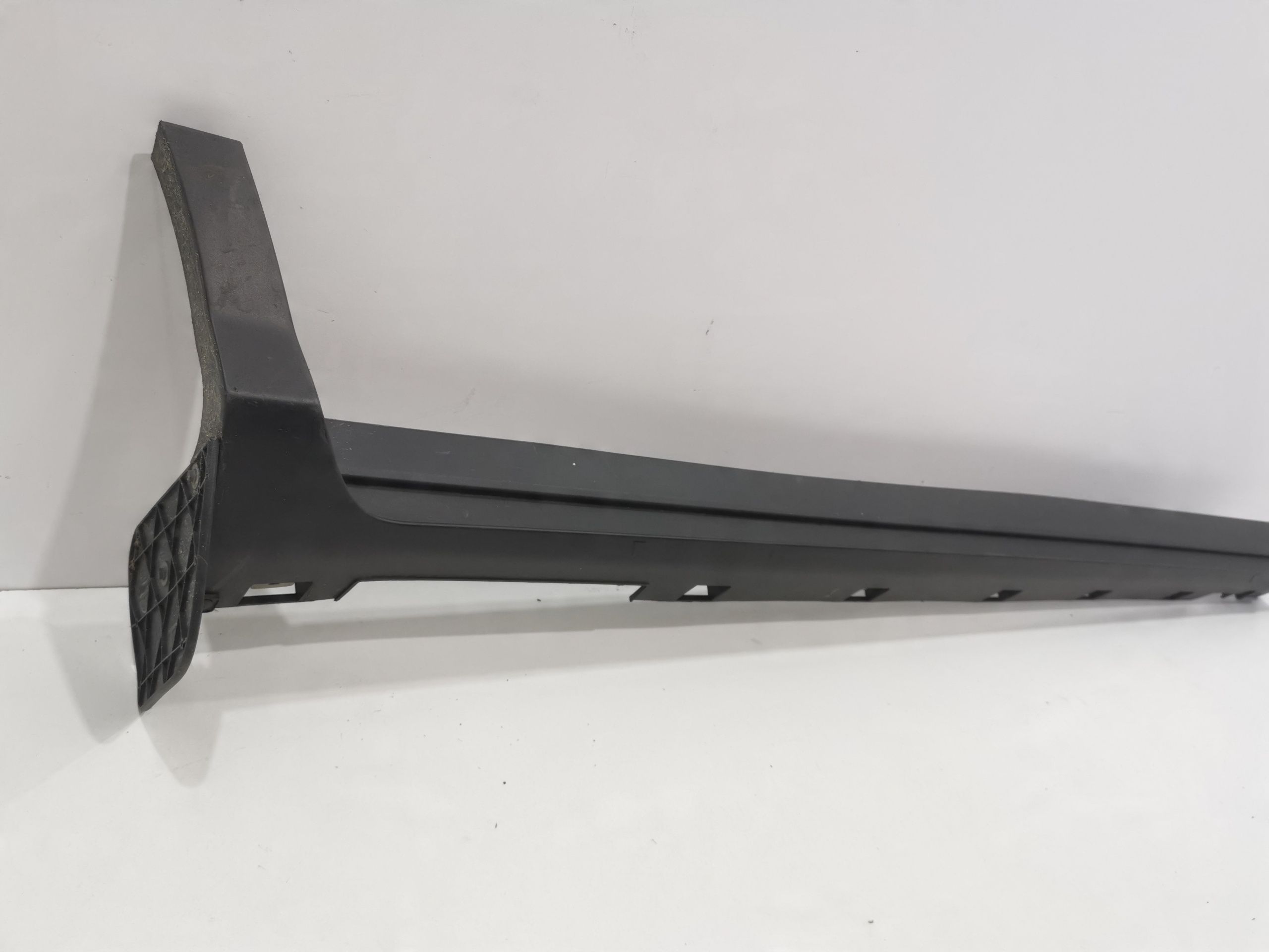 Ford kuga mk2 listwa progowa prawa ładna