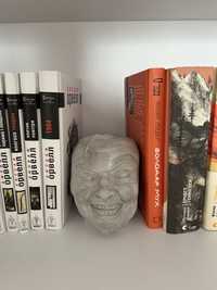 Голова тримач для книг букстопер декор