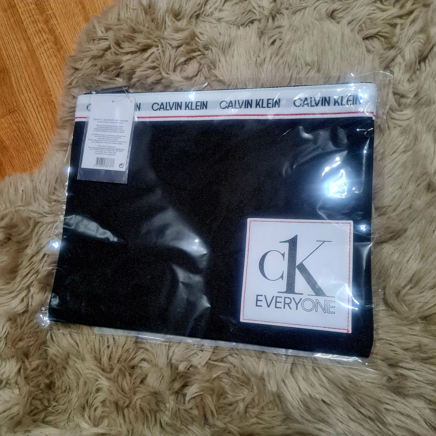Calvin Klein CK duża kosmetyczka pouch torebka do ręki czarna z logo