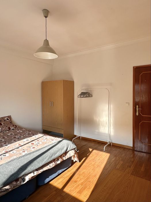 ARRENDAM-SE QUARTOS E LOFT PORTO 100m Estação de Comboios de Rio Tinto
