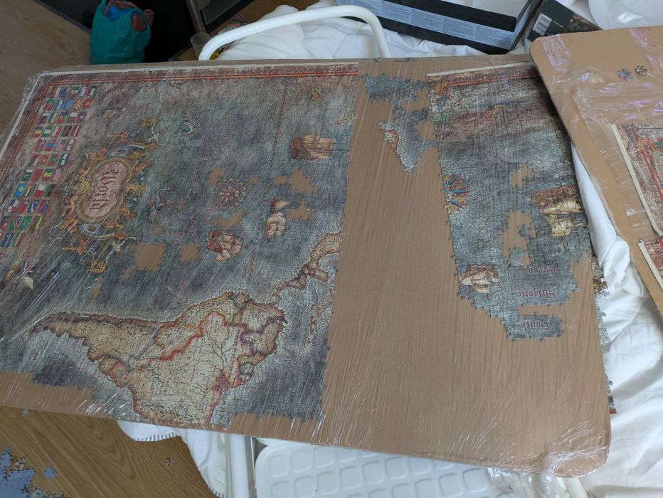Puzzle Historical world map de 8000 peças Completo