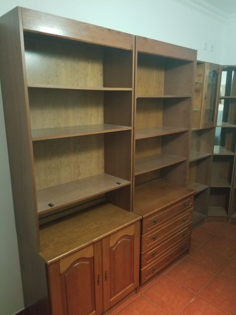 Móvel de Sala, composto por 5 módulos e 1 canto bar.