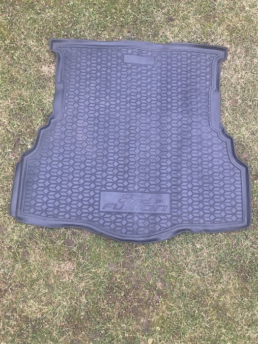 Килимок у багажник Ford fusion