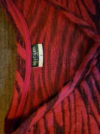 Czerwona welurowa bluzka