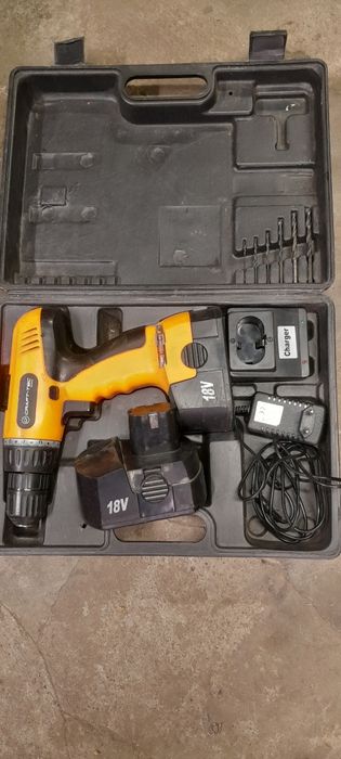 Шуруповерт 18v комплект