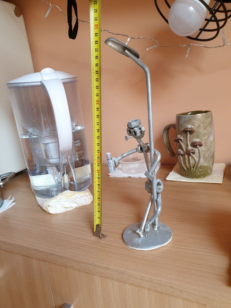 Rzeźba FIGURKA metal pijak, żul, pijany, alkohol, piwo, piwosz, drink