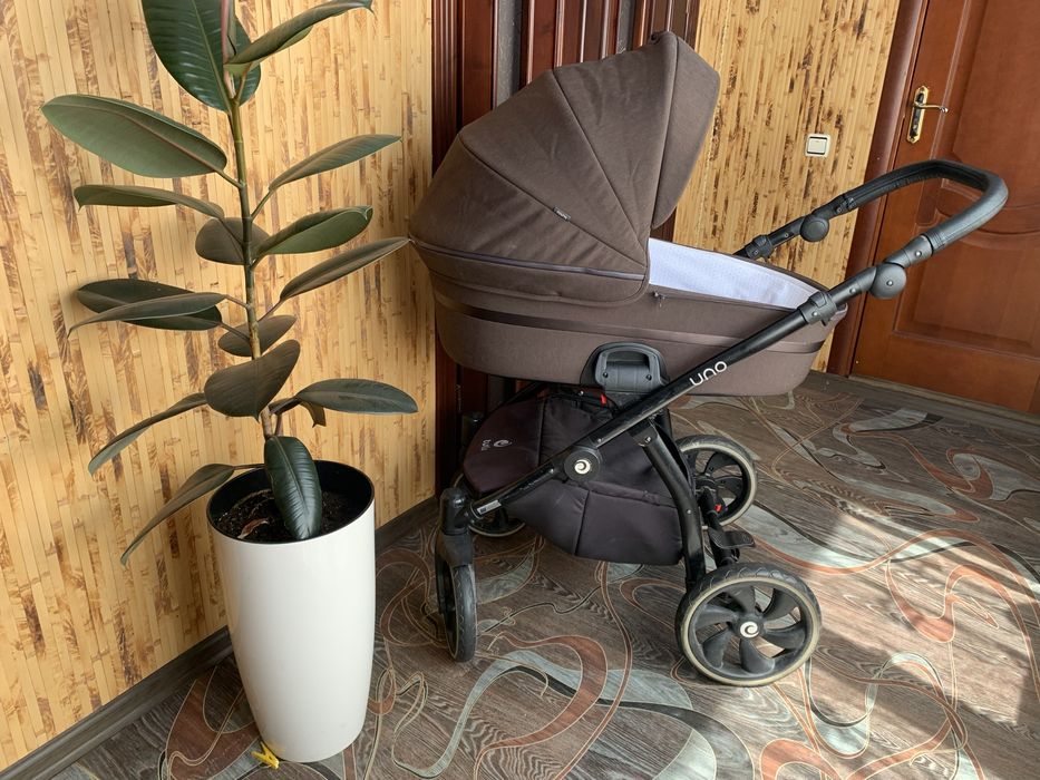 Коляска дитяча UNO