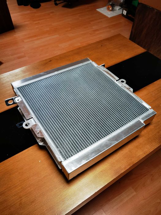Radiador Toyota Land Cruiser HZJ75 - Alumínio Alta Performance