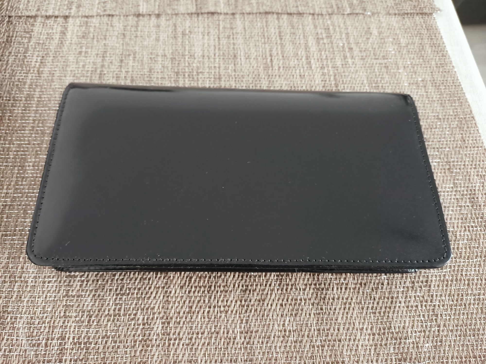 Czarny duży portfel lub organizer 23x13x3 cm