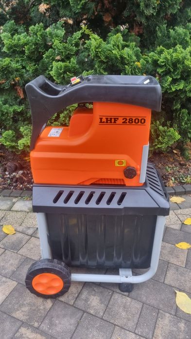 Rozdrabniacz do gałęzi frezowy Atika z koszem 2800 Watt rębak