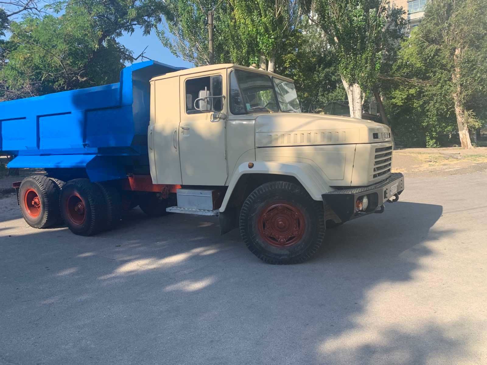 КРАЗ вантажий самоскид