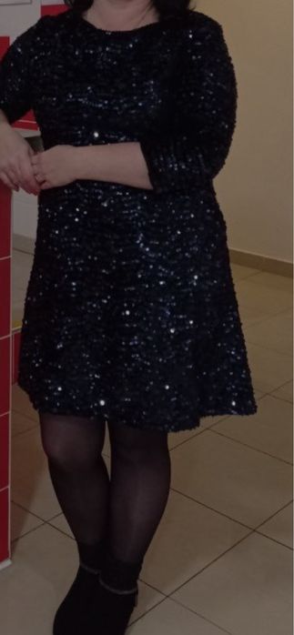 Сукня святкова в паєтках