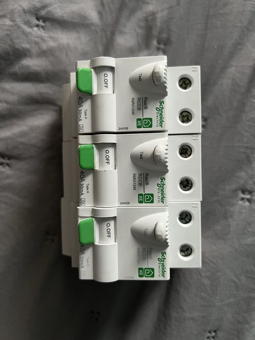 Wyłącznik różnicowoprądowy Schneider Electric Resi9 R9RA1240