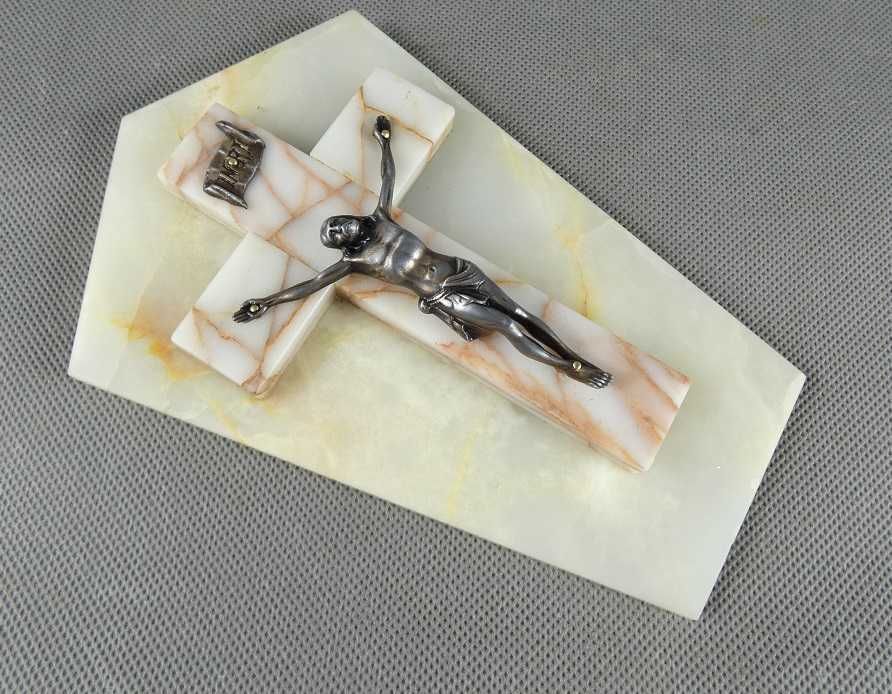 Wiszący Krzyż krucyfiks alabaster marmur JEZUS 19cm