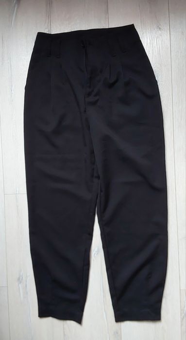 H&M Ділові/Шкільні штани чорного кольору.