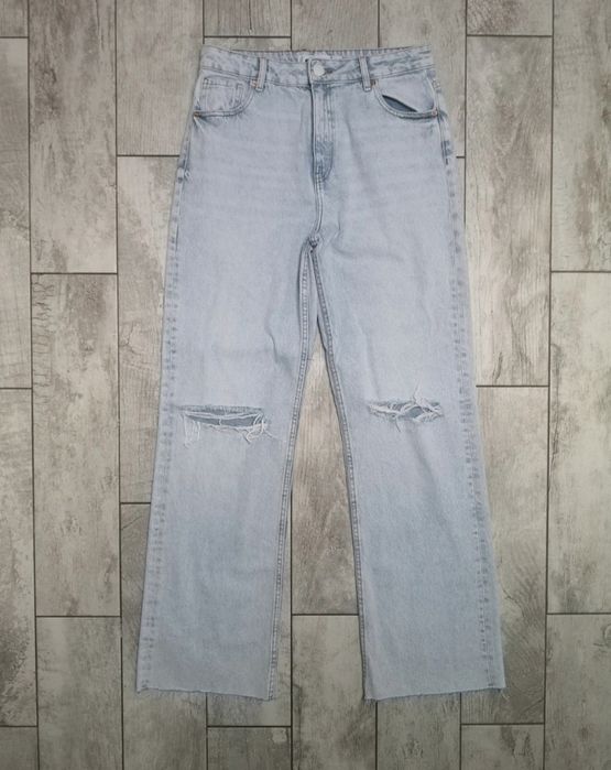 Nowe spodnie z szerokimi nogawkami.