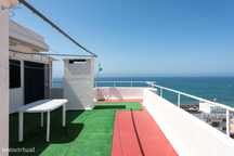 Penthouse T0 com Terraço Privativo e Vista Deslumbrante a 360º – A 100