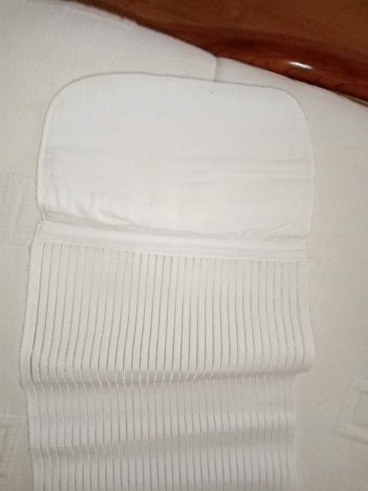 Faixa pós parto ajustável com velcro. Tamanho único.