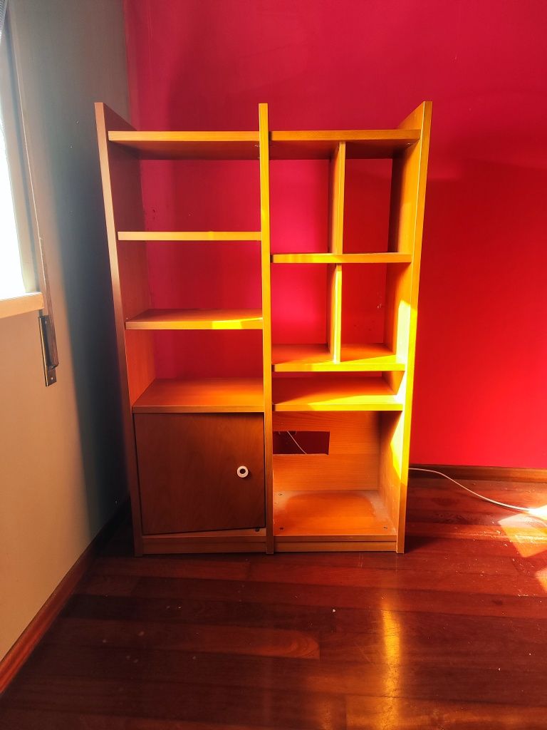 Prateleiras e estante para quarto ou escritório