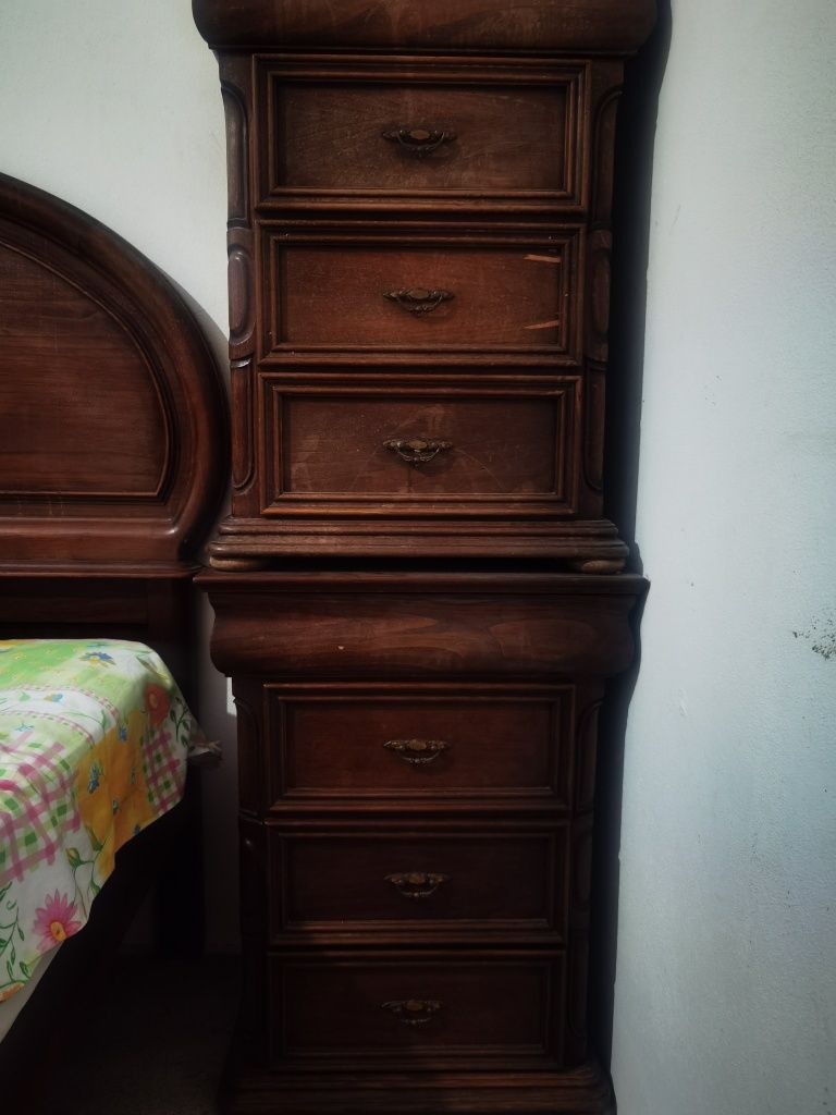 Quarto de casal com cómoda